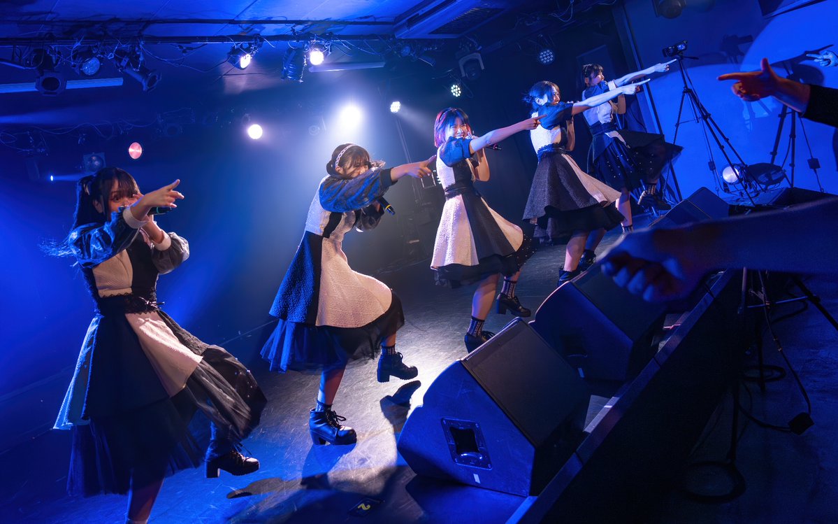 osatoh808's tweet image. 2025.07.28 Tribu presents MORE'S@西永福JAM
今日のキスエクさん
革命からの予想がつかないセトリで良かった👏
「鬱。」でわちゃわちゃ終わるのも久しぶり
#キスエク
#XOXOEXTREME