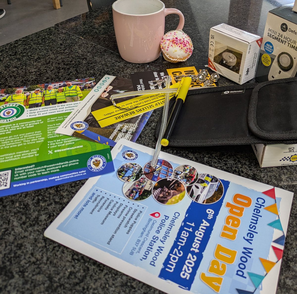 Chelmsley Wood Police (@chelmsleywmp) on Twitter photo All ready for a cuppa and chat at Three Trees, Hedingham Grove. Pop by and tell me your neighbourhood & community concerns. I'm here until 19:30hrs with tea & cupcakes. ☕🧁☕
<a href="/SolihullPolice/">Solihull Police</a> All ready for a cuppa and chat at Three Trees, Hedingham Grove. Pop by and tell me your neighbourhood & community concerns. I'm here until 19:30hrs with tea & cupcakes. ☕🧁☕
<a href="/SolihullPolice/">Solihull Police</a>