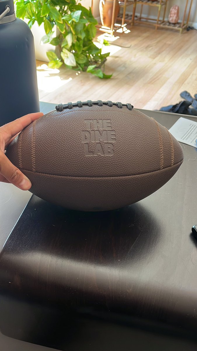 Sources tell me The Standard is gearing up for a Dime Lab football giveaway 🔥

RT if youd like one! 👀👀👀

🤔🤔🤔🤔🤔

#Steelers #NFL