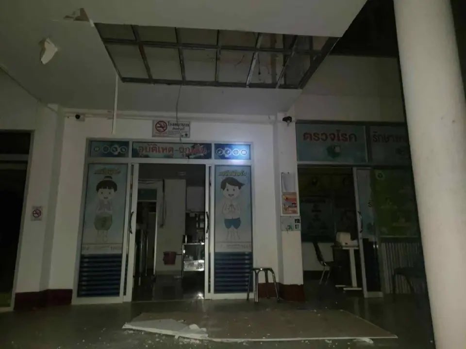 a115wanderlust's tweet image. Cambodia attacked Thailand first. 19 hospitals were hit, 3 badly damaged and might need rebuilding.
P.S. You can help by donating via this QR code. 🙏🏻
 #TruthFromThailand
#CambodiaOpenedFire 
#ไทยกับกัมพูชา