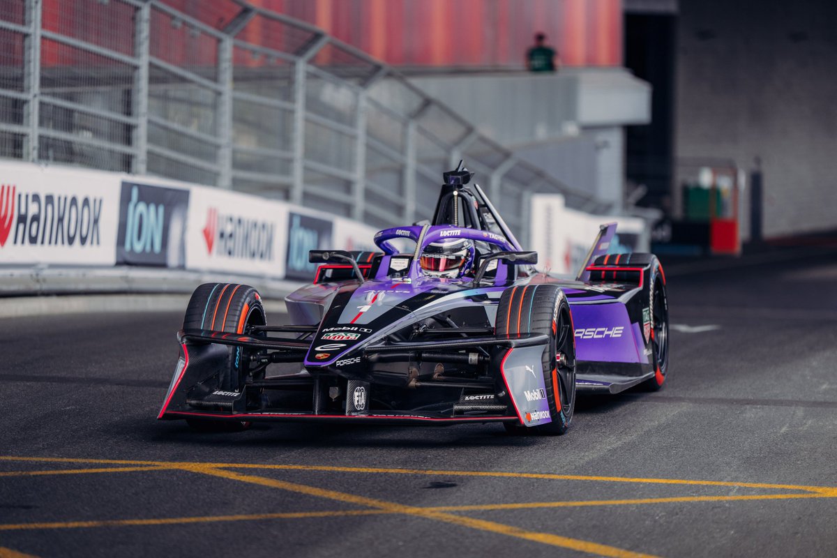 EwanAWane's tweet image. 🇩🇪 Porsche has won the inaugural Formula E Manufacturers' World Championship

It ends a run of five consecutive defeats in FIA Manufacturers' World Championships for the marque, the longest in their history

📸 Porsche
#ABBFormulaE
