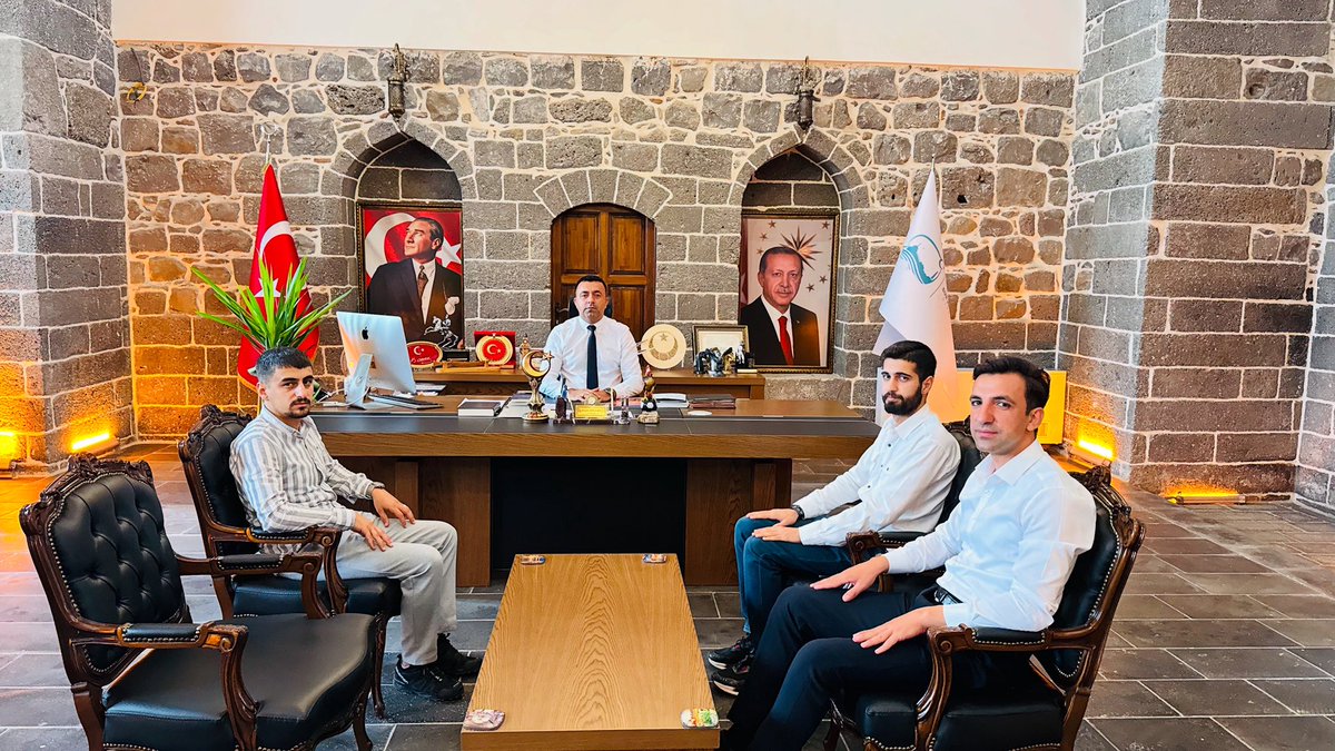 Sur Kaymakamımız Sayın Hasan Akbulut'a, ZM GRUP Genel Müdürü Zeynel Fırat Akyol ve K21 Haber İmtiyaz Sahibi Ahmet Can Arslan ile Birlikte Hayırlı Olsun Ziyaretinde Bulunduk.
Misafirperverliklerinden Ötürü Teşekkür Ediyoruz.
<a href="/hasanakbulut24/">Hasan Akbulut</a> <a href="/K21Haber/">K21Haber</a>