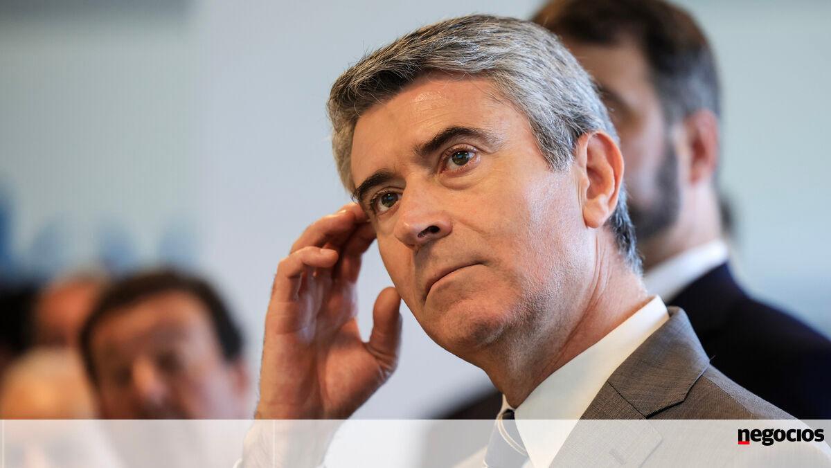 JNegocios's tweet image. PS pede explicações ao Governo sobre descida "excessiva" na retenção do IRS e acertos em 2026 ebx.sh/TiiAV6