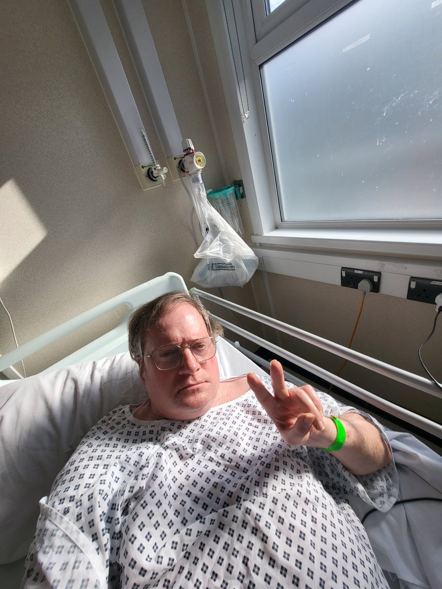 TimmyUk's tweet image. ... back to the bed for a relax wearing my excellent glasses watching Tennis on SkyGo in sideroom in hospital ... ๐ฅ ๐ ๐งโโ๏ธ ๐ฑ ๐ผ ๐คณ ๐ฐ ๐ก ๐ ๐