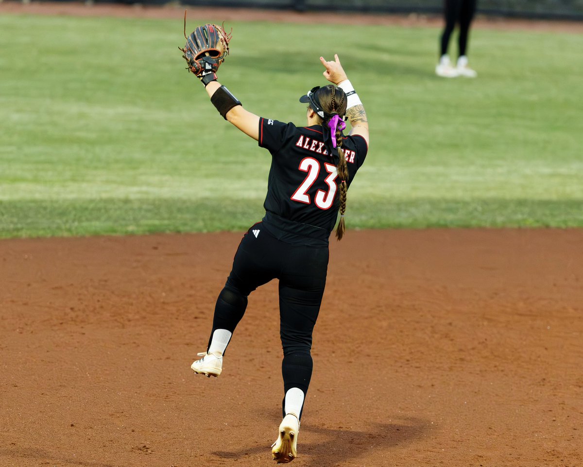 Louisville Softball tweet media