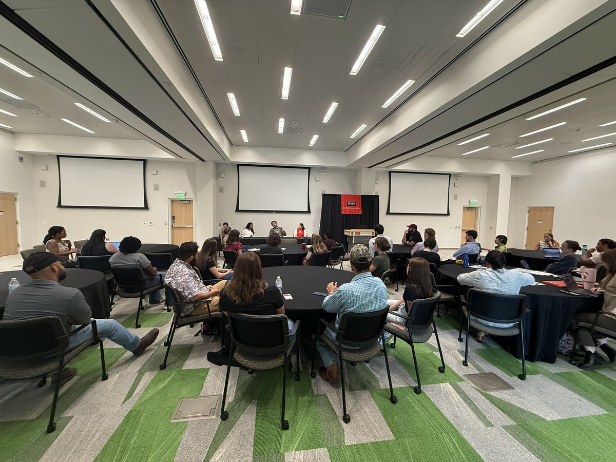 SoybeanScience1's tweet image. Students had the opportunity to hear from representatives from different start up companies, including Hoofprint Biome, Elysia Bio, and Soteria, as well as @NC_PSI!