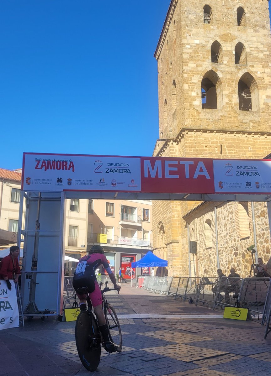 Ciclismo El Pelotón (@elpeloton) on Twitter photo #VueltaProvinciaZamora25 Ahora vemos a corredores que entran en la meta de esta crono situada en la Plaza de la Madera de <a href="/aytobenavente/">Ayto Benavente</a> como Pablo Ortega (<a href="/GsportTeam/">High Level-Gsport</a>), Lolo Rodríguez (<a href="/GFroiz/">G.D. Súper Froiz</a>) y Juan Jerónimo González (<a href="/TechnosylvaMRB/">Technosylva Maglia Rower Bembibre Cycling Team</a>) #VueltaProvinciaZamora25 Ahora vemos a corredores que entran en la meta de esta crono situada en la Plaza de la Madera de <a href="/aytobenavente/">Ayto Benavente</a> como Pablo Ortega (<a href="/GsportTeam/">High Level-Gsport</a>), Lolo Rodríguez (<a href="/GFroiz/">G.D. Súper Froiz</a>) y Juan Jerónimo González (<a href="/TechnosylvaMRB/">Technosylva Maglia Rower Bembibre Cycling Team</a>)