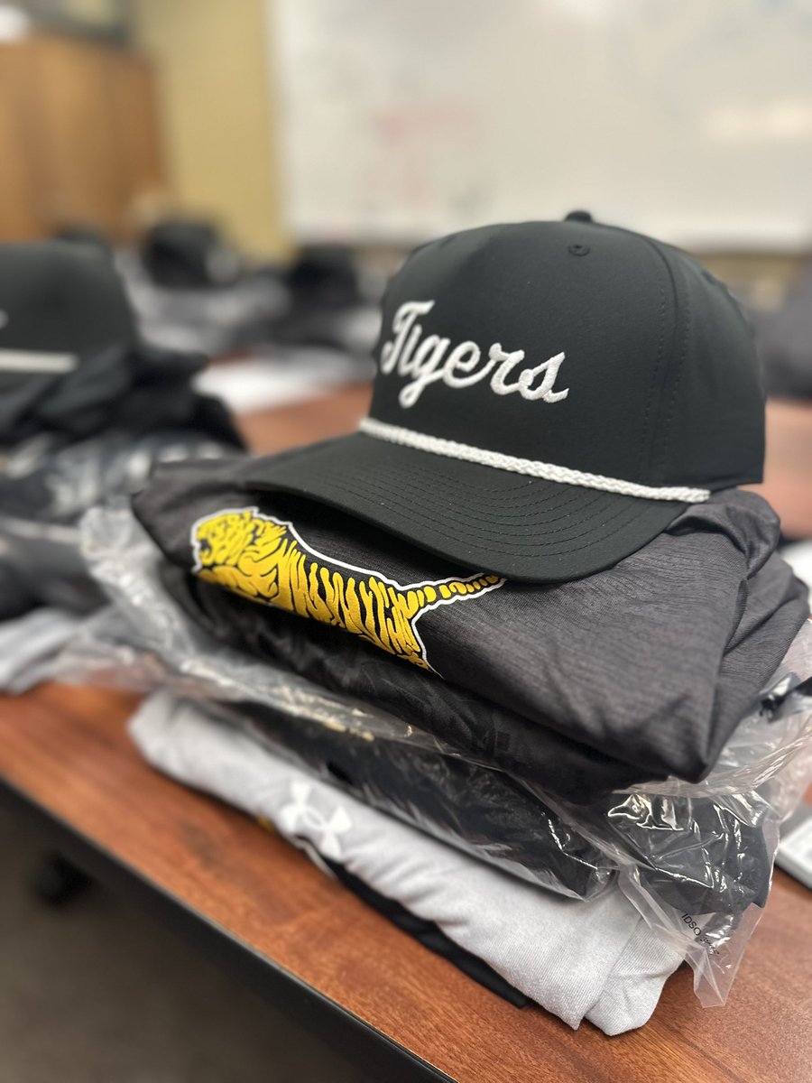 It’s getting closer and closer to THAT TIME!! 

One of the best days of the year is being able to give our coaches their gear! They invest more into other peoples children than even their own families!

It’s bigger then ball!

#Family