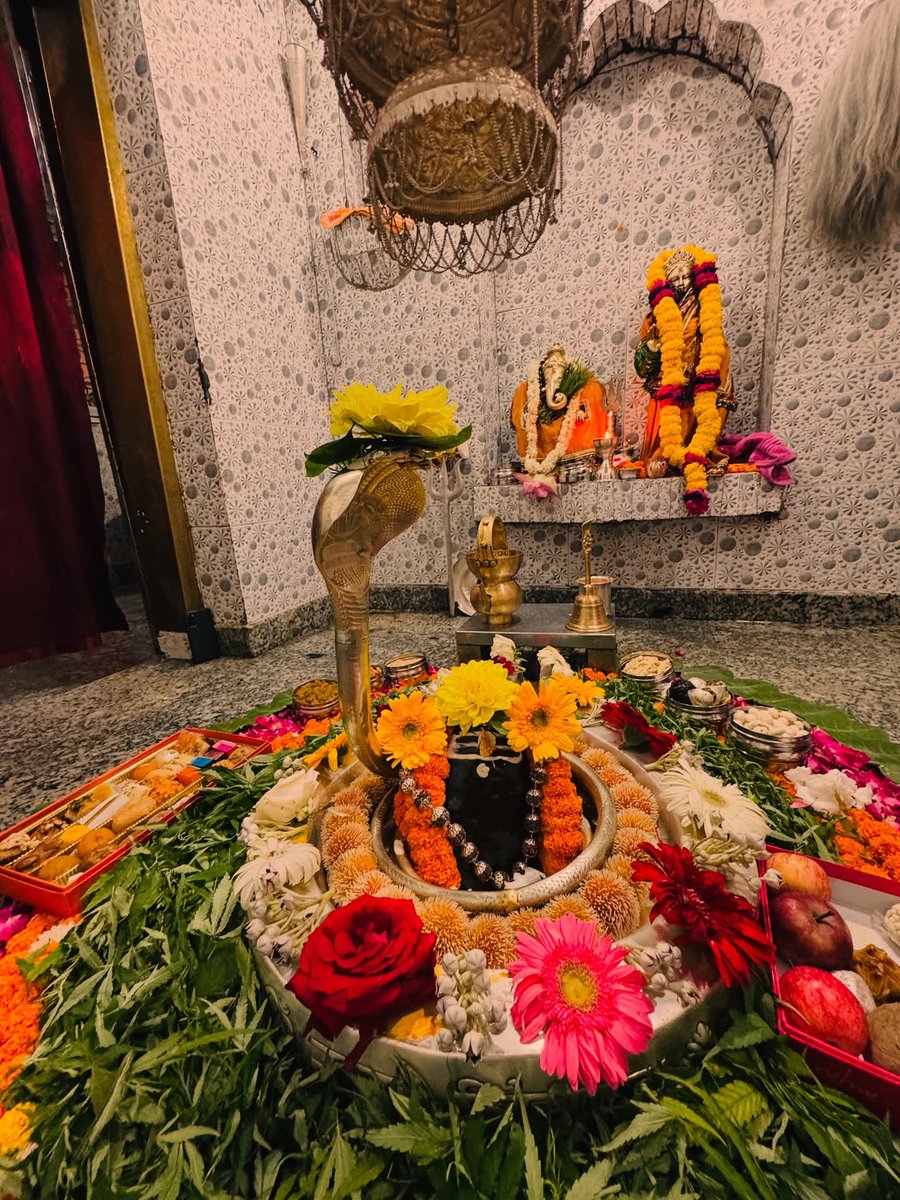Nishapati1981's tweet image. शुभ रात्रि श्री नीलकंठ महादेव जी

📍 श्री नीलकंठ महादेव मंदिर उत्तराखंड