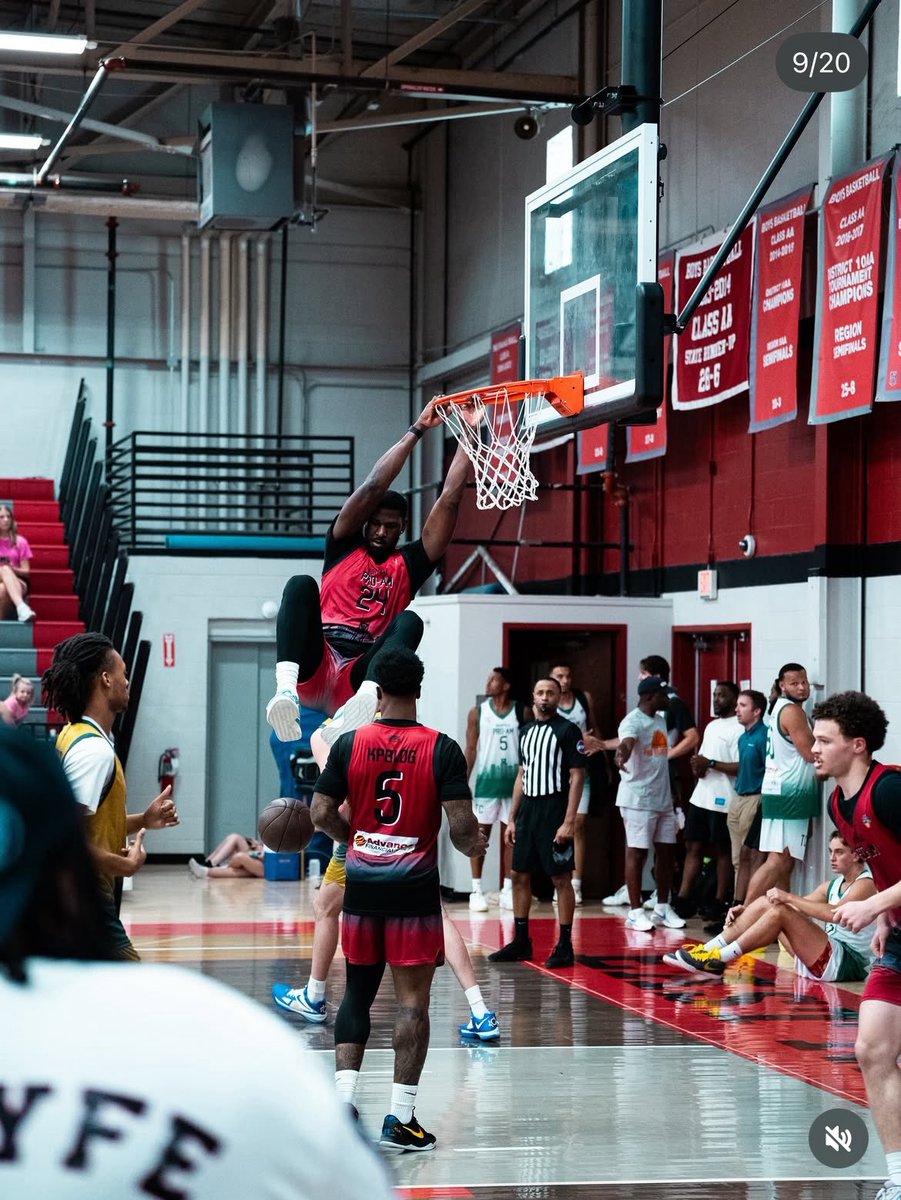 Alex Poythress tweet media