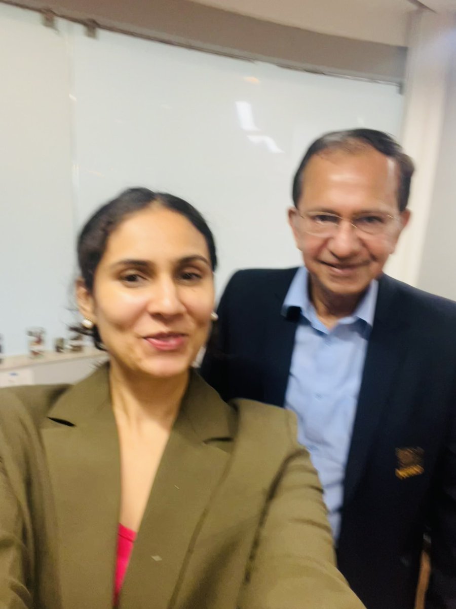 How un-millennial of me to click a blurry photo with Nestlé India CEO Suresh Narayanan, who retires July 31. I was lucky to interview him for BT’s sustainability issue, and even luckier to share ☕️ with him today. His parting advice to youngsters : Always keep up your conscience!