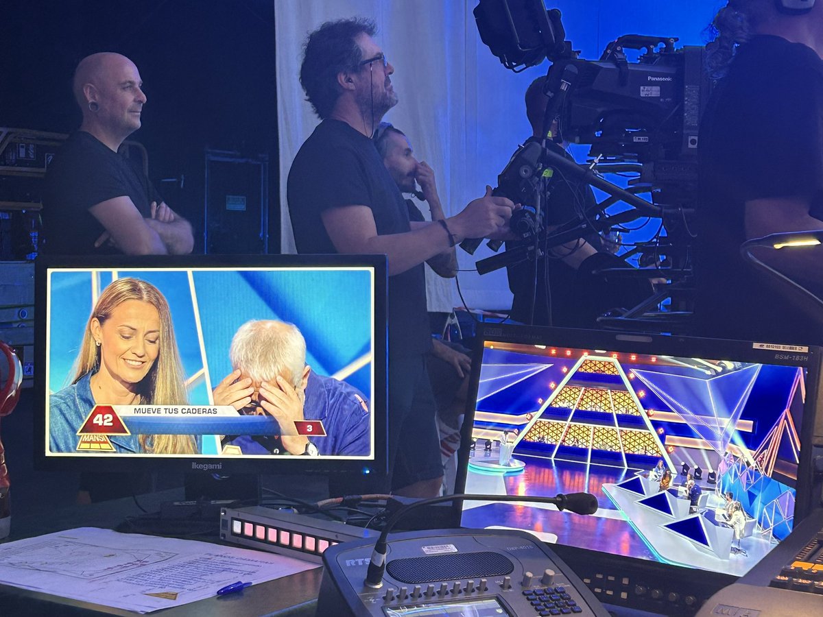 Hoy, a las 19:15h, una nueva entrega de #LaPiramideTVE 🔼 en <a href="/La1_tve/">La 1</a> 

👉 Con <a href="/LeoHarlem/">Leo Harlem</a> , <a href="/LaMedinaEs/">Cristina Medina</a> y Vanesa Romero. ¿Preparado para adivinarlas todas?