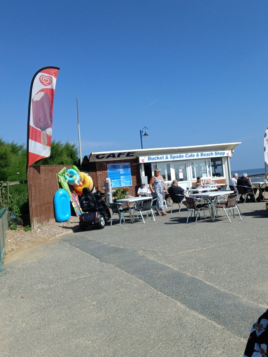 deeblythe's tweet photo. @itvnewscalendar tell the seaside shops to stop selling inflatables if they dont want them used in the sea https://t.co/FRT7spETPb