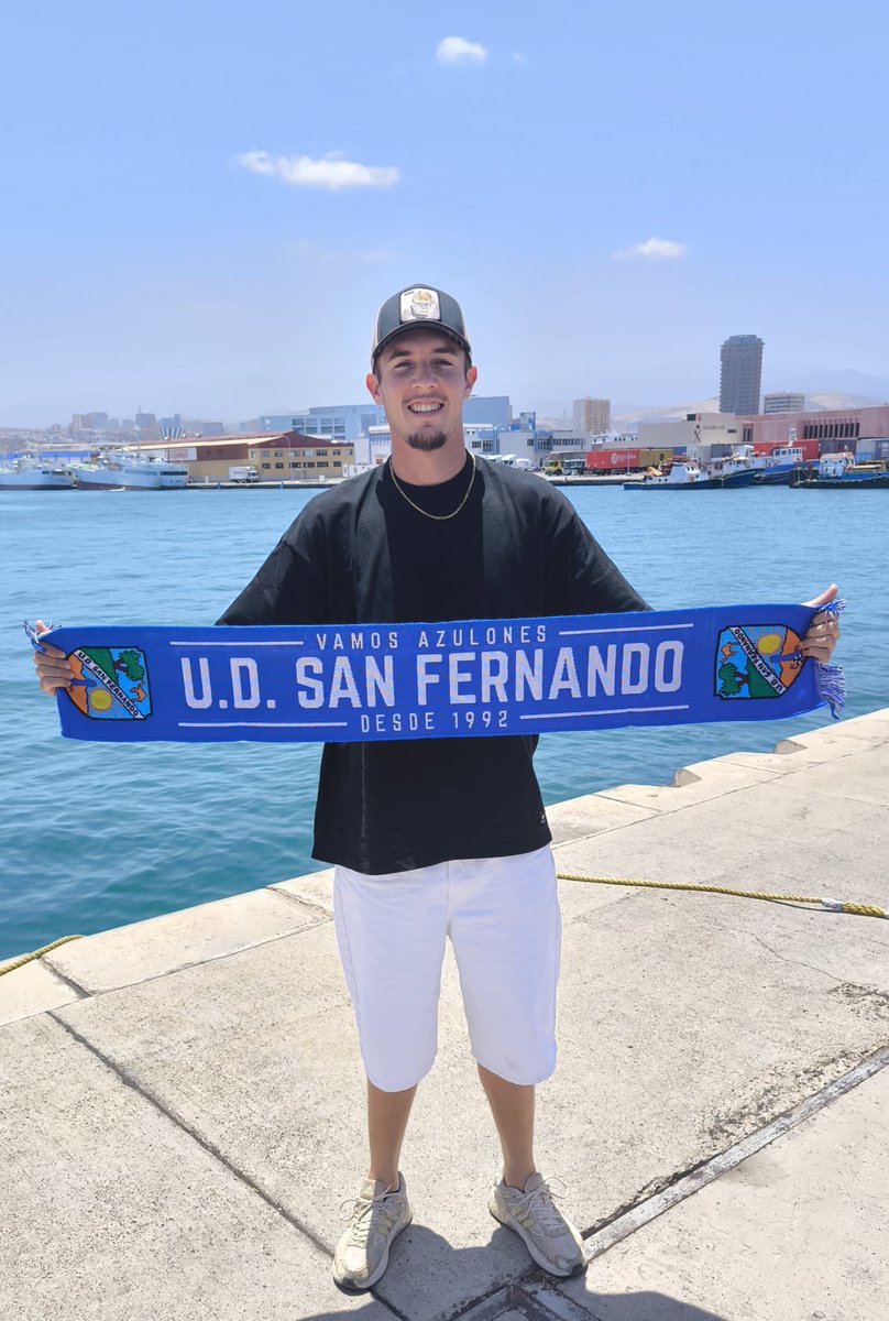 🛬 Noah ya esta en Gran Canaria. 

Otro efectivo que se suma a las órdenes del mister en el día de hoy.

#UDSanFernando