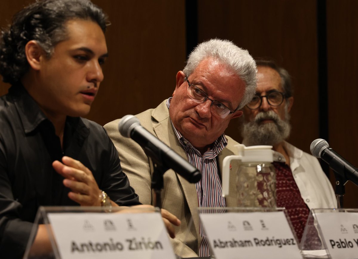 lauammx's tweet image. 📖 Antonio Zirión, Abraham Rodríguez, Pablo Yanes Rizo y Pedro Moctezuma Barragán (autor) presentaron el libro: TECUICHPO, en la Casa de la Primera Imprenta de América de la Casa abierta al tiempo

📸 UAMFoto

#SoyUAM #Cultura #LibrosUAM 
@CulturaUAMmx @LibrosUAM