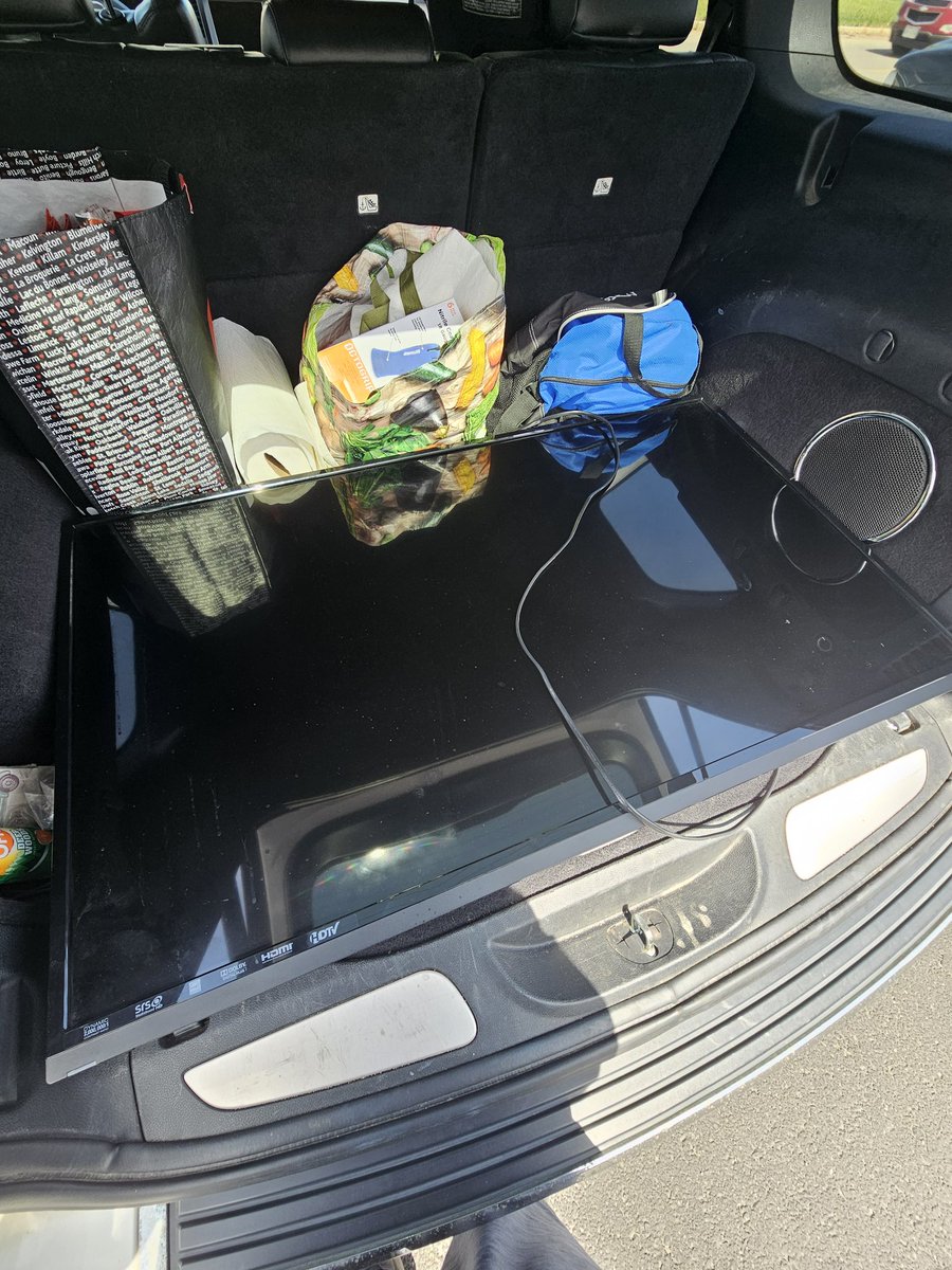 Why You Should Recycle Electronics Instead of Trashing Them 

Tossing old electronics in the trash might seem convenient, but it’s a choice that harms the environment and wastes valuable resources. Here’s why recycling electronics matters: 🧵
