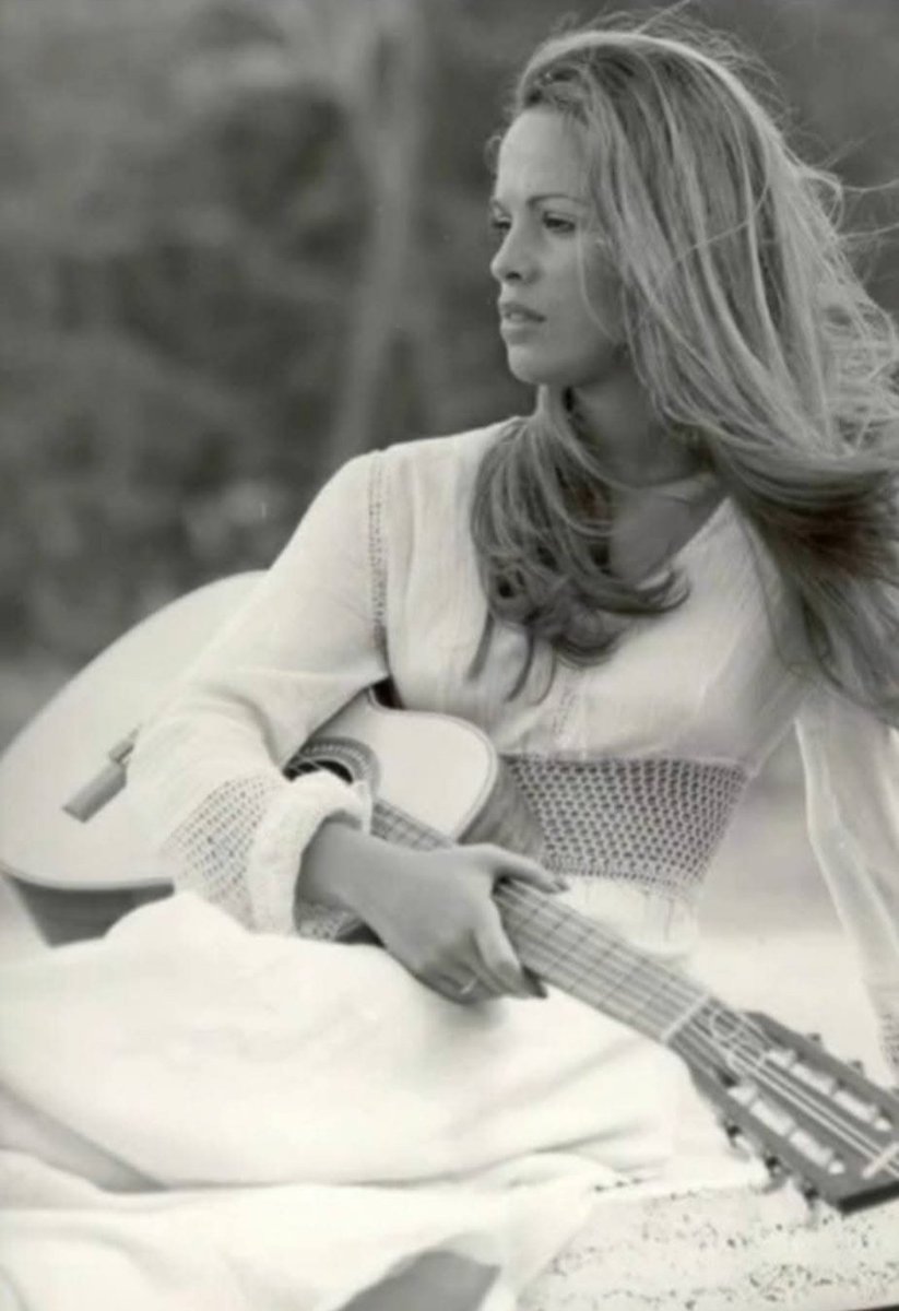 juanborrelli's tweet image. Una joya de colección, muy gratos recuerdos, en sus años mozos, una dama en toda la extensión de la palabra, cantante y actríz, siempre bella y talentosa, ícono y orgullo de Venezuela. ¿De quién se trata?