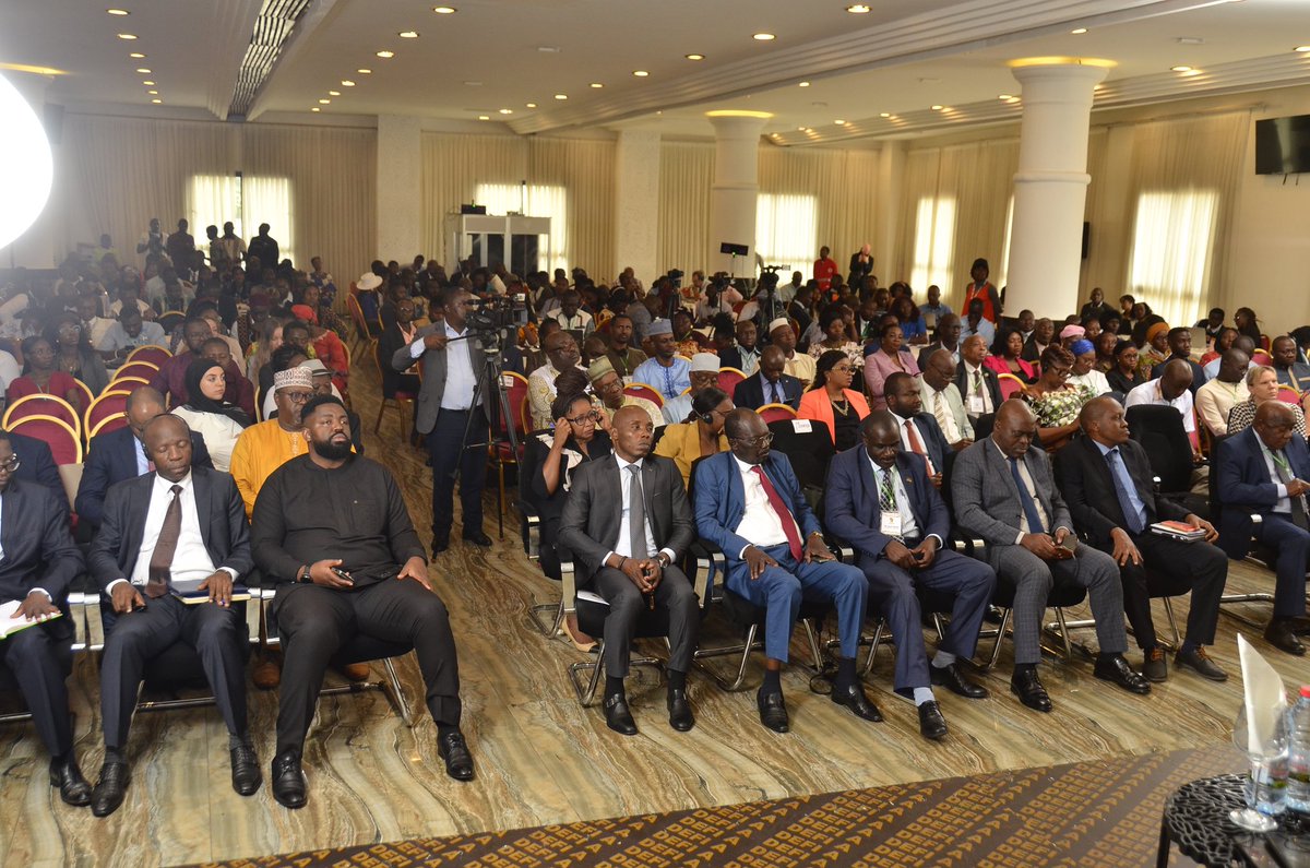AAWConference's tweet photo. Over 350 delegates from Africa and beyond present at Day 1 of the 9th Africa Animal Welfare Conference.
#AAWC2025 #AAWConference #AnimalWelfareAfrica #CameroonForAnimalWelfare #YaoundéForWelfare #AfricaForAnimals #SustainableFuture #AnimalWelfareAction2025 https://t.co/uPEbVnjOSk