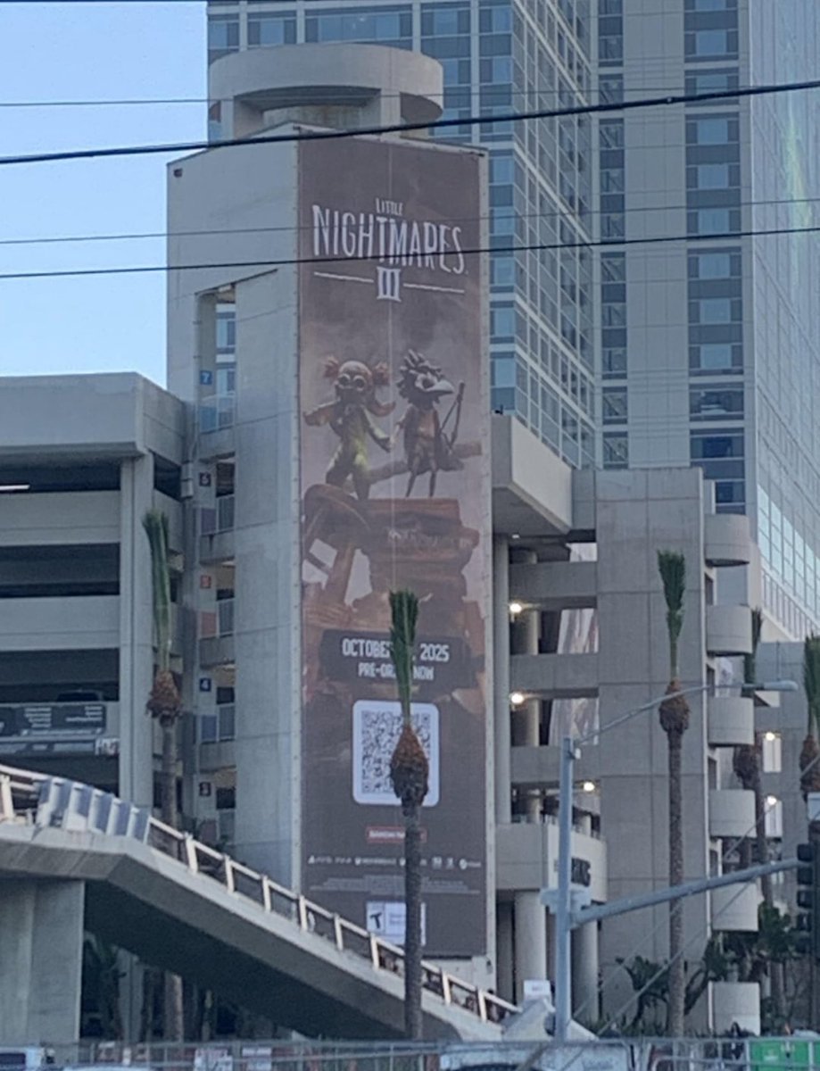 LNshots's tweet image. Little Nightmares Promotion at Comic Con, credit to u/cantthink0faname485 on Reddit #LittleNightmaresIII