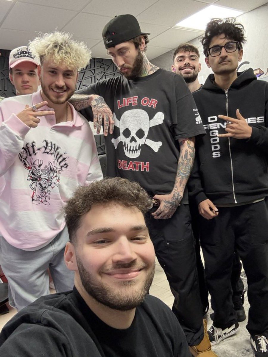 scubaryan_'s tweet image. Adin Ross responds to the screenshot of FaZe Banks calling his group’s meme coin “MLG” a failure because of him 😳
“if you guys think that MLG being rugged was me I’m sorry to tell u it wasn’t… truth will come out out…”