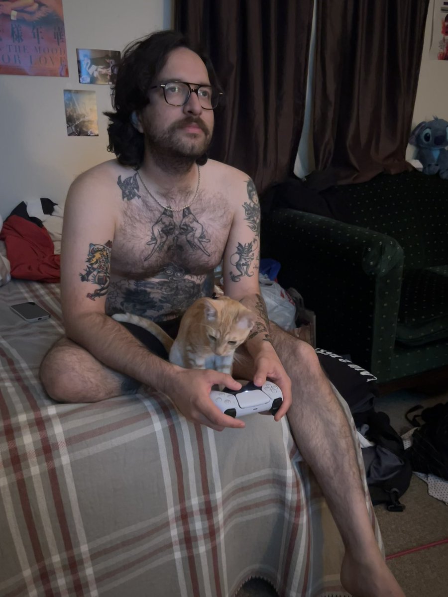 krashoutpatesh's tweet image. He wants to play cyberpunk