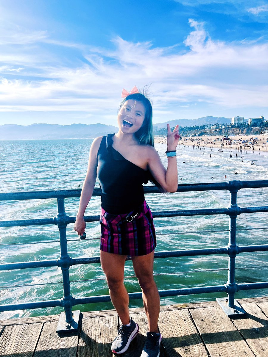 gracepace_'s tweet image. Living in Los Angeles vs San Francisco:
The people:
- Most people I’ve met in LA do many different things. In SF, they are locked in their startup or climbing the tech corporate ladder
- In LA, if you’re talking to someone shallow, they will light up when they know how many…