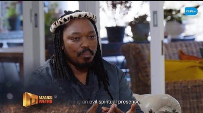 caleb_njabulo's tweet image. Not all healing is loud. Sometimes it’s a quiet knowing.
A message. A tear. A release.
#Ubizo teaches us that the spirit world is always speaking — we just need to listen with our hearts.
@MzansiWethu
