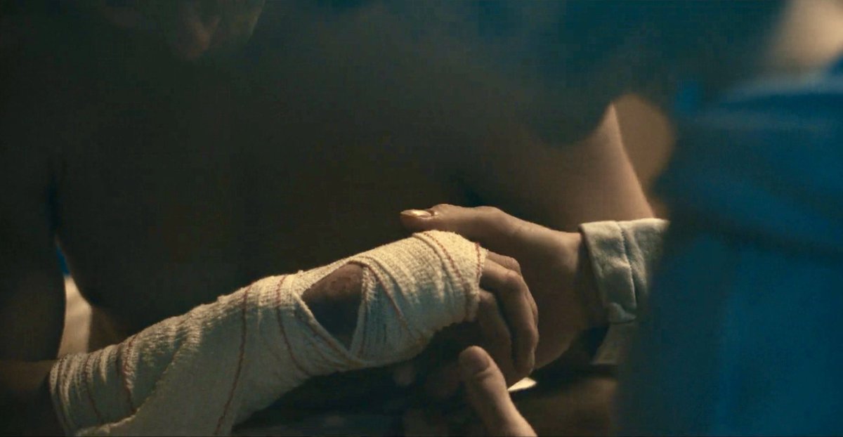 Adrii_Nagy's tweet image. he cares about roque and his hand so much i wanna sedate myself 😭😭 he is EXACTLY the kind of boyfriend roque deserves and i’m so happy he’s got it