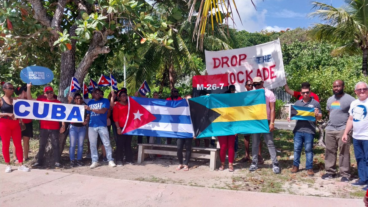 MMarreroCruz's tweet image. Agradecemos profundamente las muestras de solidaridad de muchísimos amigos de #Cuba en diversos países, quienes se unieron para conmemorar el Día de la Rebeldía Nacional y reclamaron el fin del bloqueo despiadado del gobierno de EEUU contra nuestro pueblo.

 #UnidosXCuba