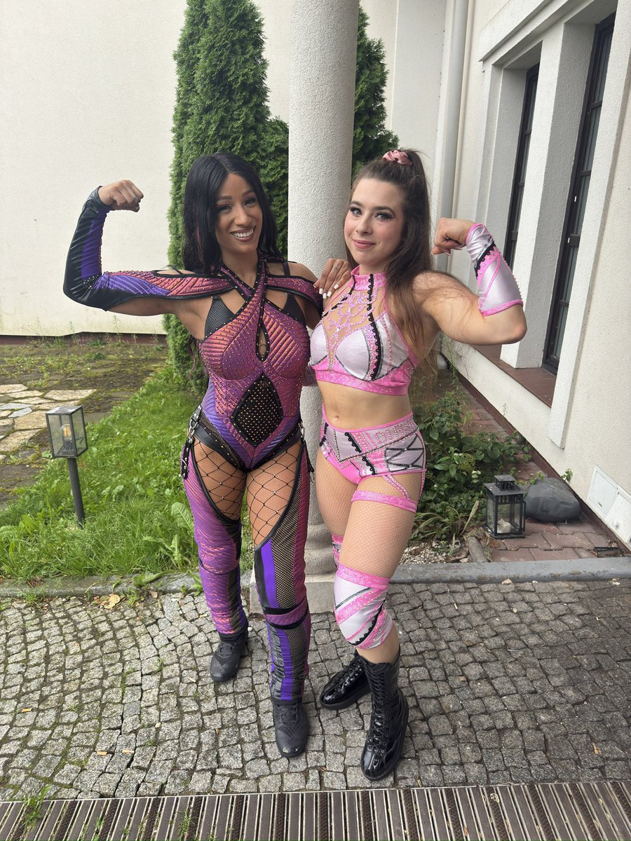 Go give my sweet strong girl a follow 
<a href="/Diana_wrestling/">Diana Strong</a>