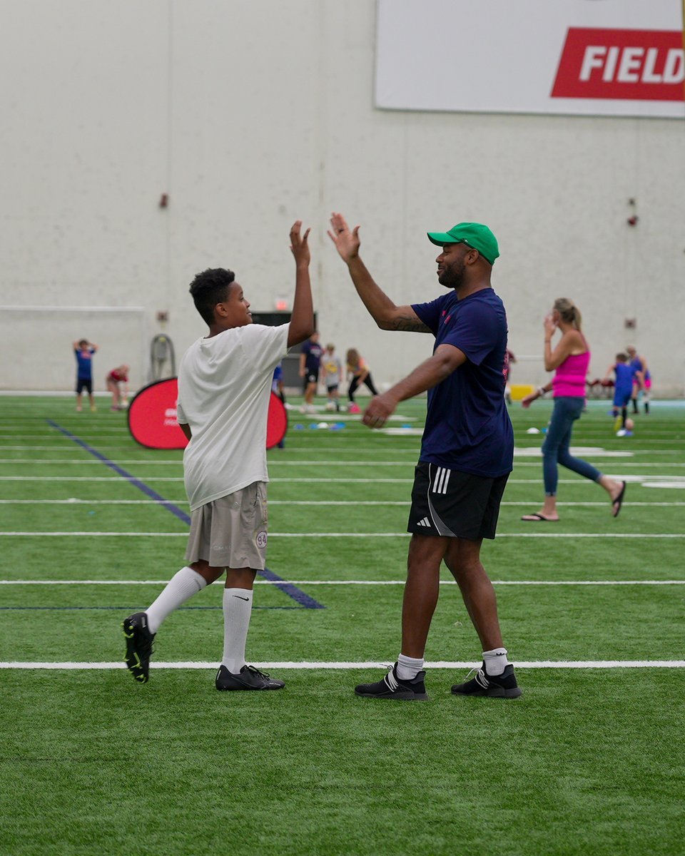 NERevolution's tweet image. Andrew Farrell, Wyatt Omsberg, and members of the Revs Unified Team joined Special Olympics athletes for a clinic ahead of our annual Bowl for a Goal fundraiser this Wednesday. ⚽️
#NERevs