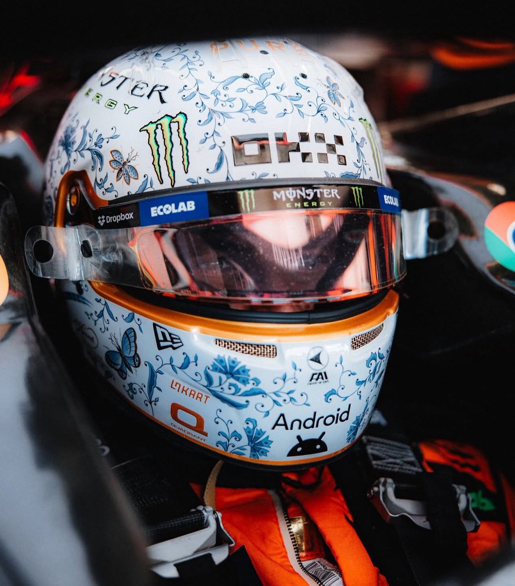 norrisonpole's tweet image. BRING THIS HELMET BACK FOR HUNGARY LANDOO its one of my favs and personally one of landos best helmet designs. she is so beautifull🥹