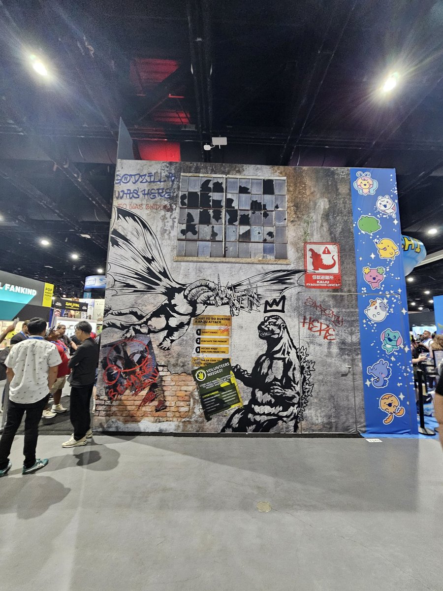 SeeingNight's tweet photo. Who else is already missing #SDCC? Is it next year yet?? #SDCC2025 #ComicCon https://t.co/You0H88jOd