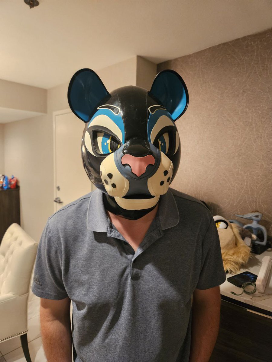 SeireinoSensh's tweet image. Ohh no what is happening to me ? I'm transforming into a rubber critter, whatever shall i do ?
Who am i going to see at Megaplex ? Should be able to bring a lot more things and suits if anyone wants to meet or suit swap. Love to try a SpiritPanda, Beauty of the bass,…
