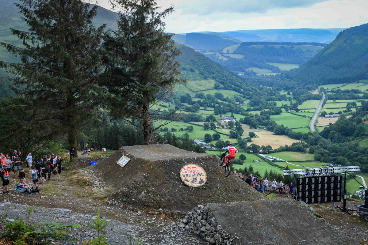 The, Lionesses made history, but here is Scottish rider, Louise Ferguson on the RedBull Hardline course in Wales this weekend. Louise became the first female rider to complete the course in it's 11 year history. Amazing achievement, no coverage from mainstream media. Legend. #uk