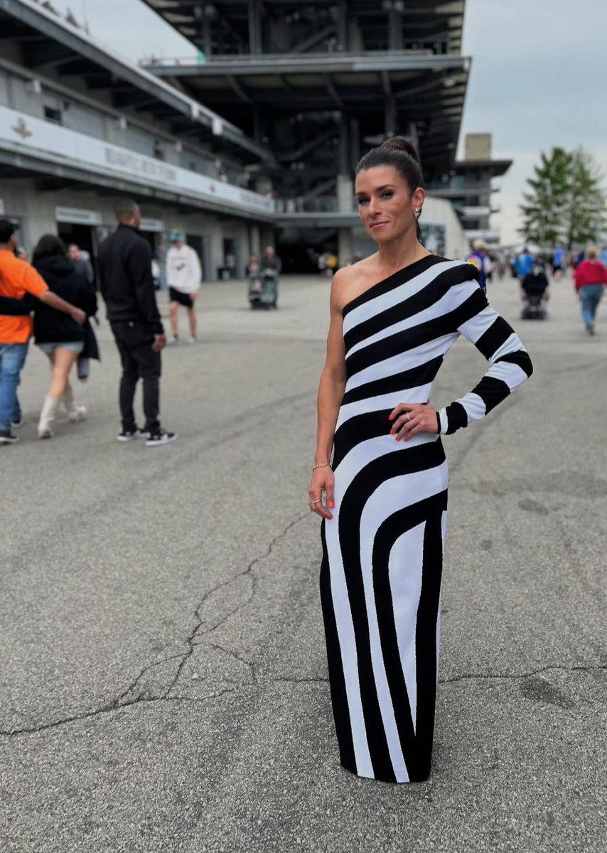 PatrickDanica_L's tweet image. Danica Patrick ❤️🌹