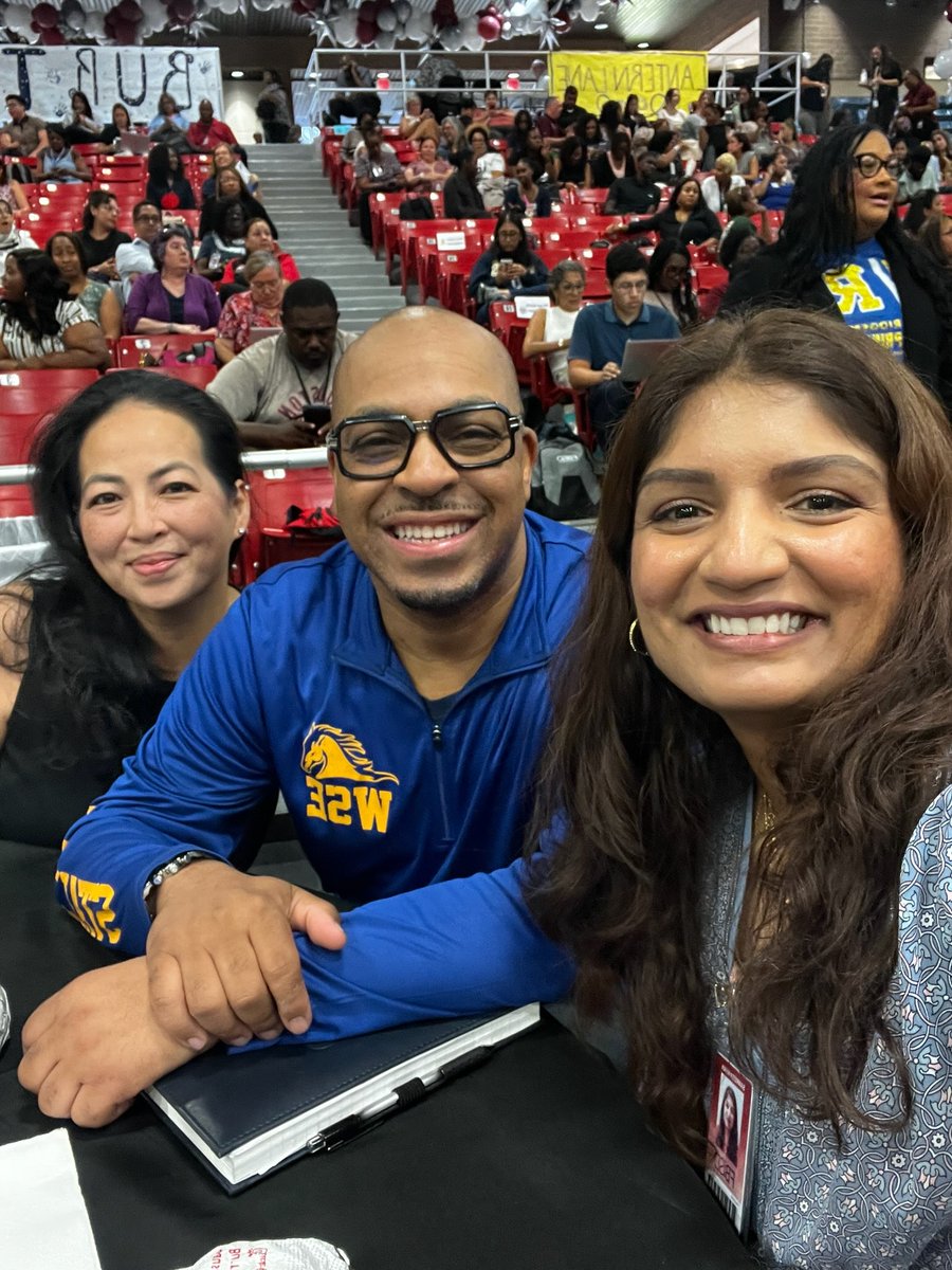 We are excited to welcome Mrs. Christine Nguyen to the WSE family. We're also SUPER excited to welcome Mrs. Samreen Khan back to WSE. We know these ladies will help build future leaders here at WSE.
#NTO 💙💛