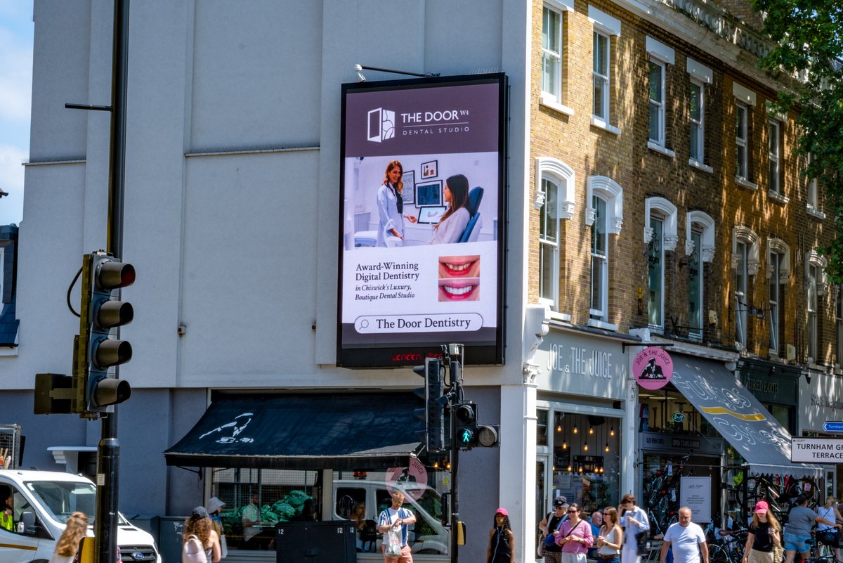 OutofhomeP's tweet image. "Award-Winning Digital Dentistry"
.
#thedoorw4
.
#londonlitesdooh
.
#ooh #outofhome #advertising #oohmedia #oohadvertising #advertisingphotography