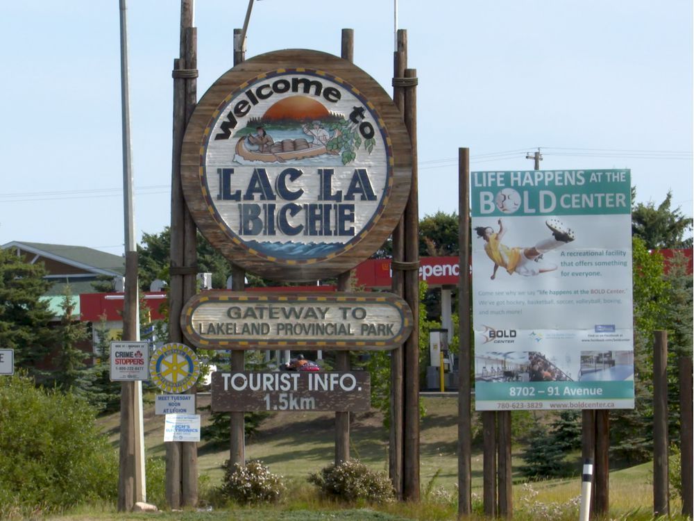 edmontonjournal's tweet image. ASIRT investigating after man shot dead by police in Lac La Biche

edmontonjournal.com/news/crime/asi…