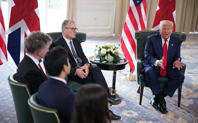 aledgwynj's tweet image. Don't underestimate the optics here.
This quote from Osama Bin Laden (of all people)
sums today's demolition job
perfectly:
"When people see a strong horse and a weak horse
by nature, they will like the strong
horse more"
Starmer having a mare....
Shown up so badly by a…