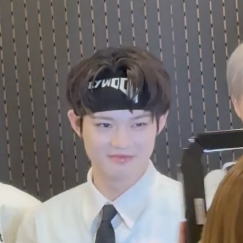QuQ_0's tweet image. 어케 동일 감자빵