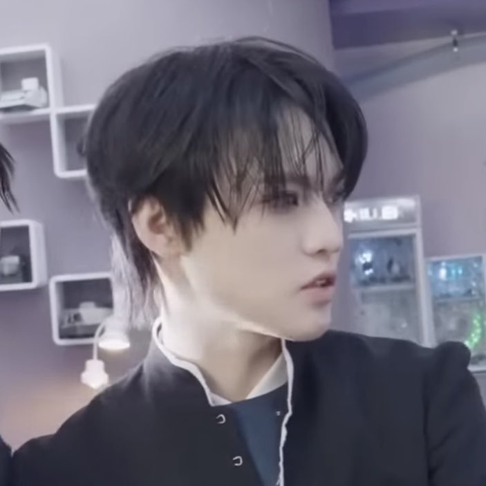 QuQ_0's tweet image. 어케 동일 감자빵