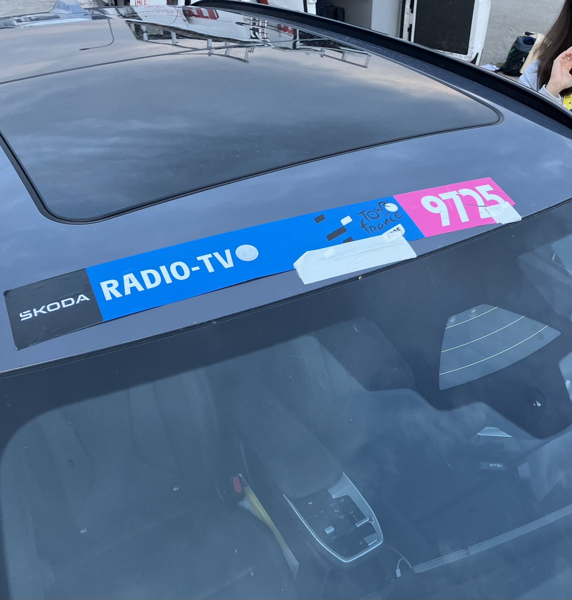 Nicolas Georgereau (@ngeorgereau) on Twitter photo Un peu en difficulté sur les bandeaux sur ce #TDF2025 mais c’est bien le seul aspect. Bravo à <a href="/hortense_crepin/">Hortense Crépin</a>, <a href="/DecarneAnt/">Antoine Decarne</a> et <a href="/PereiraArthur7/">Arthur Pereira</a> pour le boulot sur <a href="/RTLFrance/">RTL France</a> ! Un peu en difficulté sur les bandeaux sur ce #TDF2025 mais c’est bien le seul aspect. Bravo à <a href="/hortense_crepin/">Hortense Crépin</a>, <a href="/DecarneAnt/">Antoine Decarne</a> et <a href="/PereiraArthur7/">Arthur Pereira</a> pour le boulot sur <a href="/RTLFrance/">RTL France</a> !