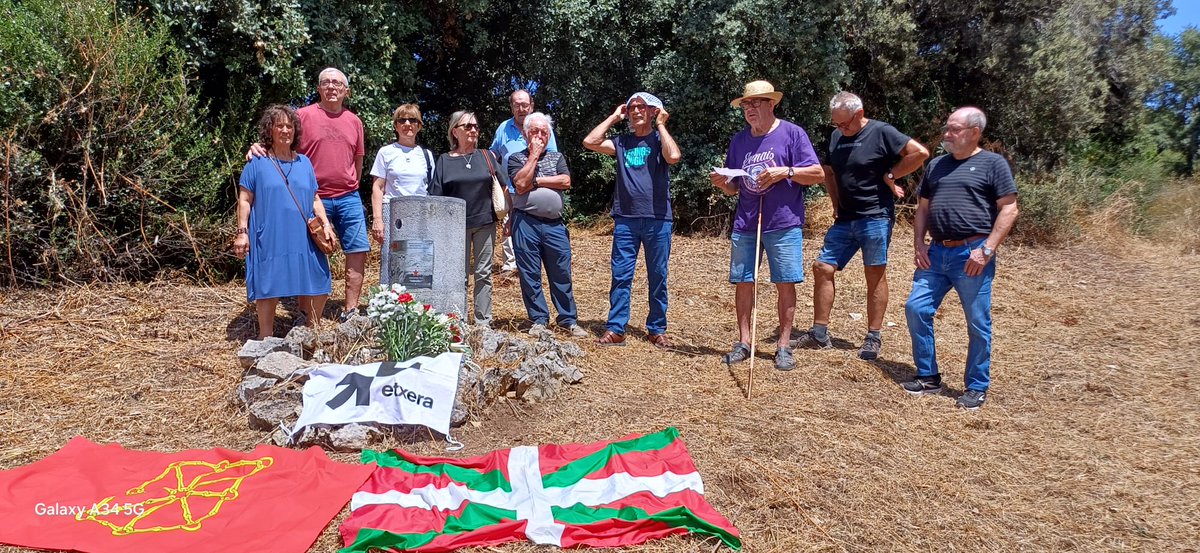 Un grupo sectario de extrema derecha obstaculiza el homenaje a "Nabarro" en Deierri
ahotsa.info/albisteak/un-g…