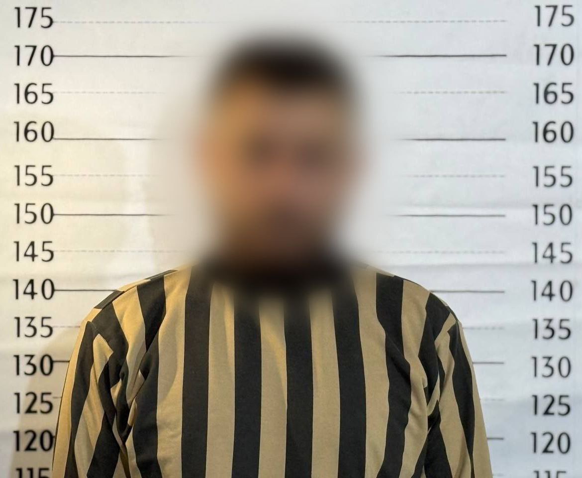 نفّذ فرع مكافحة المخدّرات في محافظة اللاذقية، وبالاشتراك مع مديرية الأمن الداخلي في المدينة، عملية أمنيّة مشتركة أسفرت عن إلقاء القبض على المدعو "ف.ش"، المتورّط في تجارة وترويج المواد المخدّرة، وقد ضُبط بحوزته نحو سبعين ألف حبّة مخدّرة، وخمسون كفًّا من مادة الحشيش، بالإضافة إلى