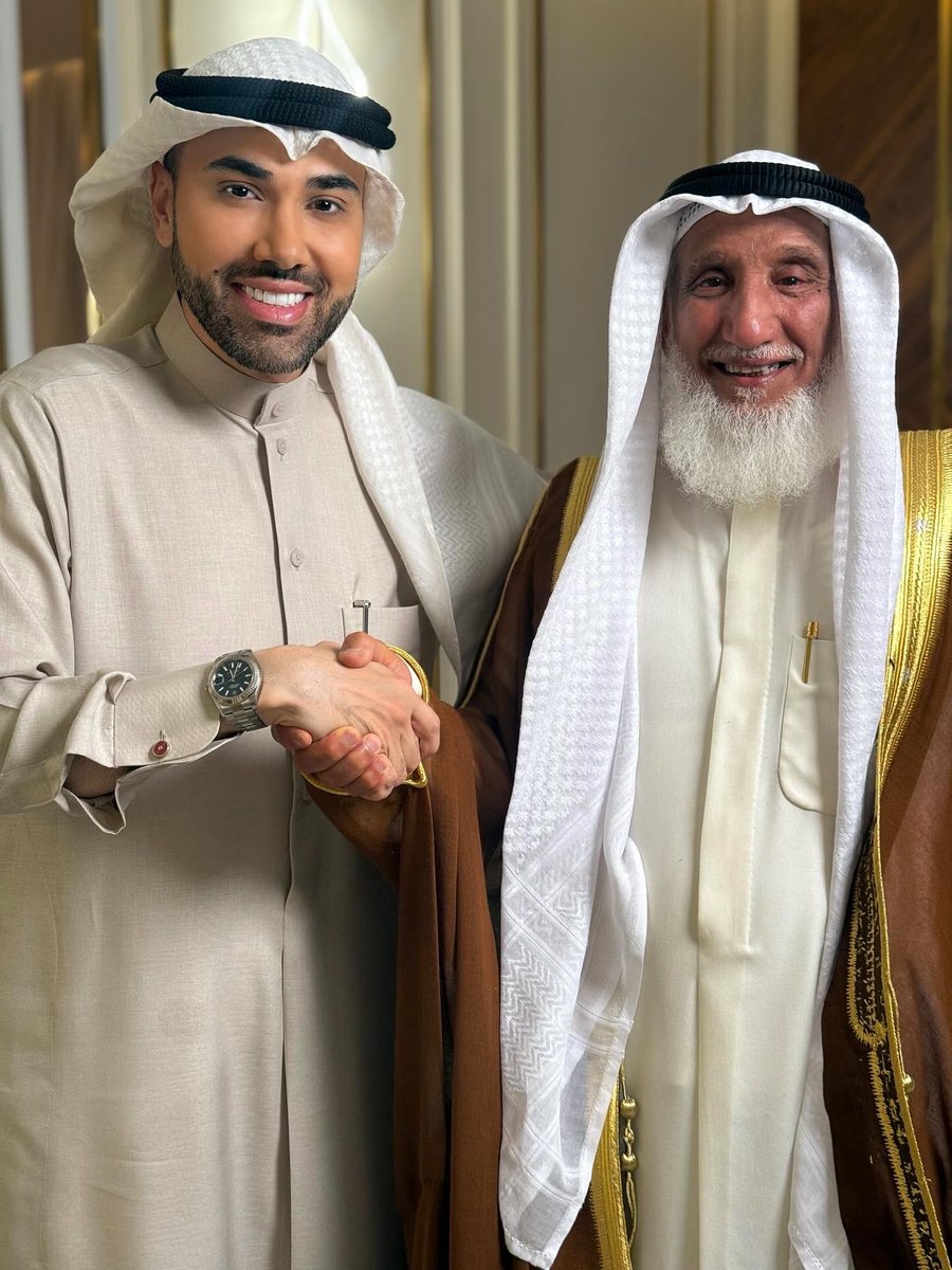 ضيفنا الاسبوع المُقبل

والذي يطل معنا لاول مره على الشاشة هو رجل الأعمال ومؤرخ أسرة الدويلة والدنا العزيز عبدالله بن دويلة الدويلة رعاه الله .. وتحدثنا معه بالجزء الاول عن ولادته والنشأة والفريج ووالده النوخذة دويلة وتاريخه في البحر والدين كذلك .. تابعونا دائماً في برنامج