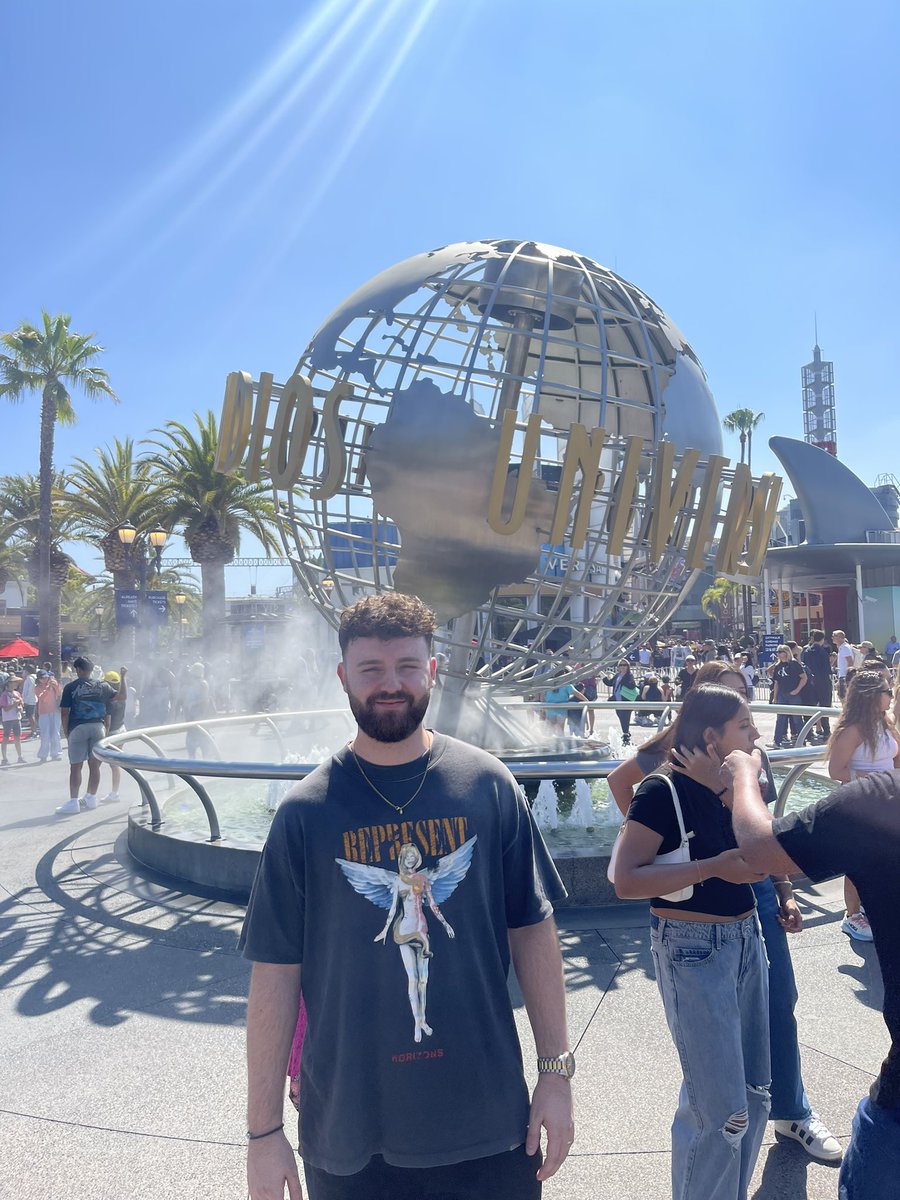 Little day trip to Universal before the Battlefield 6 event kicks off 😎 #Battlefield6