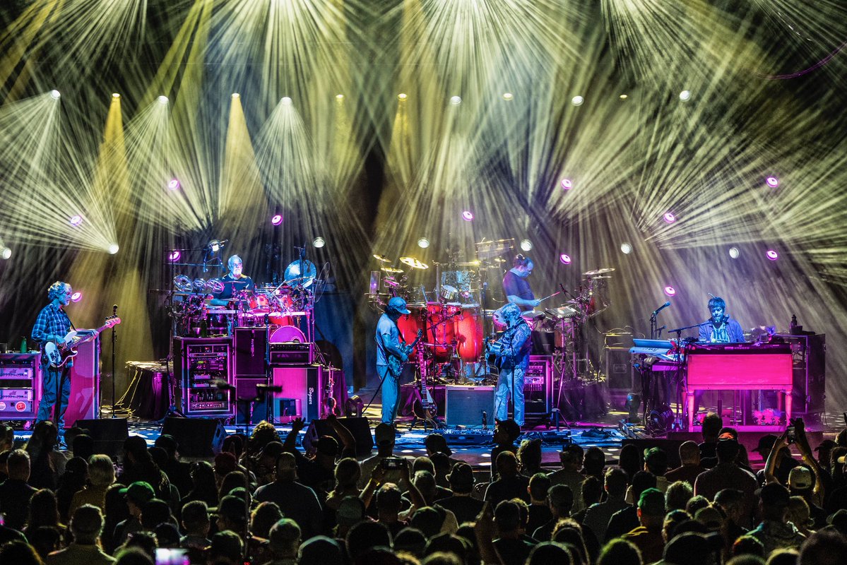 SCI_Official's tweet image. 🤘 Cleveland Rocks! SCI and @LosLobosBand are heading to @CainPark in Cleveland, OH on Wednesday, Aug 13th! For a limited time, you can get Lawn Tix for $49.00 all-in (or even cheaper if you visit the box office). Promo ends Aug 4th. Grab tickets at stringcheeseincident.com 🧀