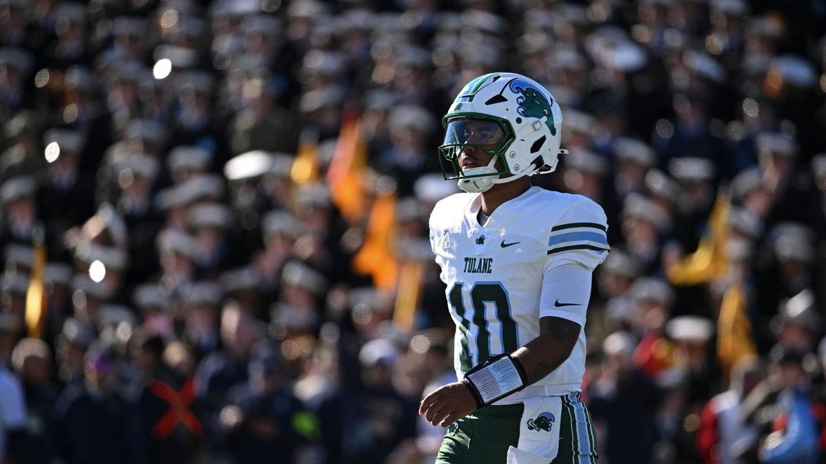 DukeWire's tweet image. Duke quarterback Darian Mensah has made the Maxwell Award watch list, which is presented to the most outstanding player in the country. dukewire.usatoday.com/story/sports/c…