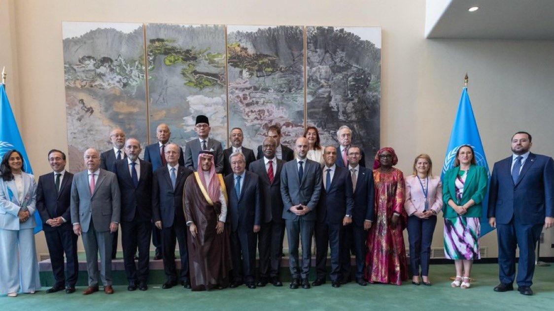 TurkMedyaAjansi's tweet image. İspanya Dışişleri Bakanı Albares ;
-"Filistin Halkı için Adalet ve Ortadoğu'da Barış için Birleştik."
-"Bugün Dünyanın Dört Bir Yanından Dışişleri Bakanları Filistin için Bir Araya Geldi.."